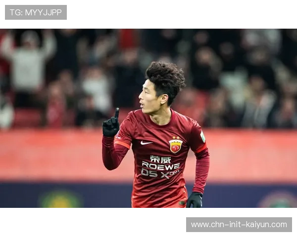 海港更衣室庆祝逼近冠军，武磊带伤鼓舞全队